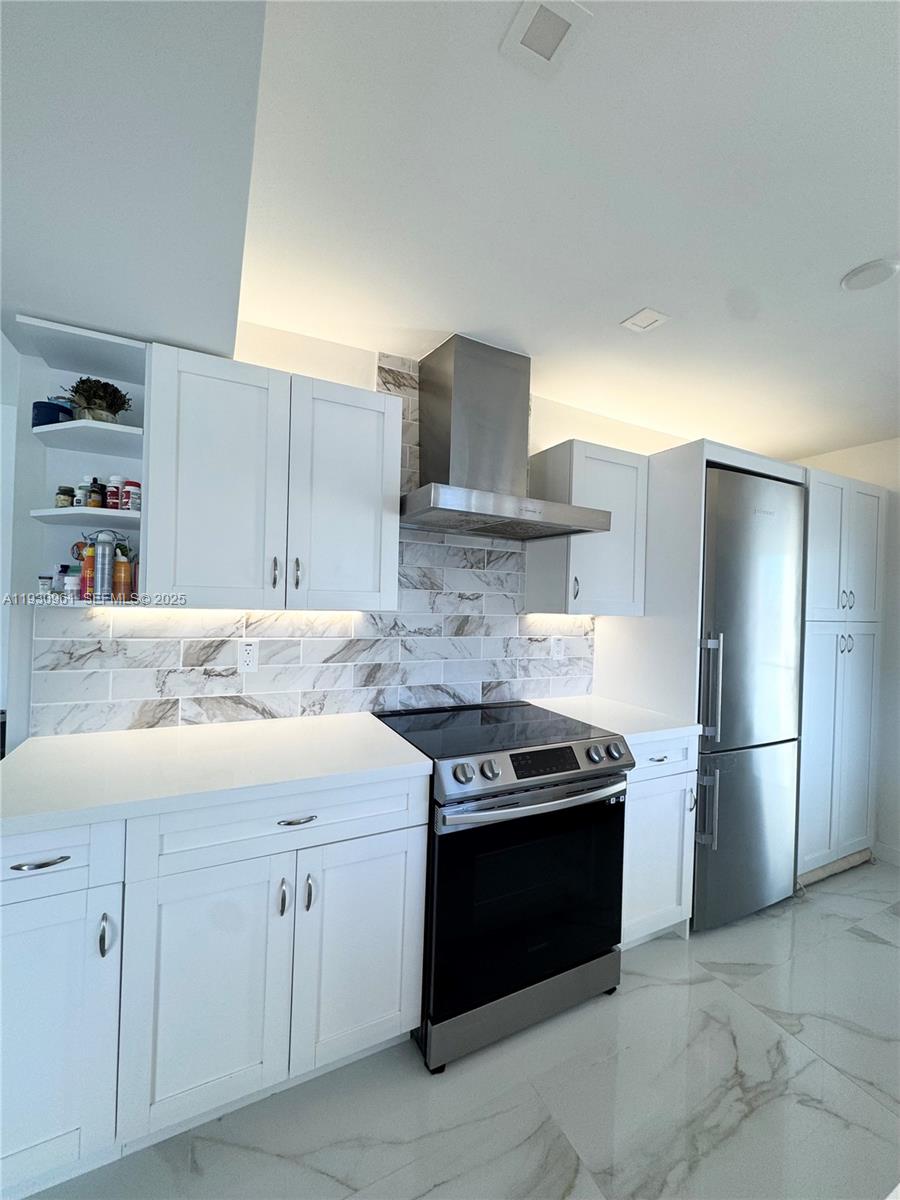 3922 NE 166th St S316