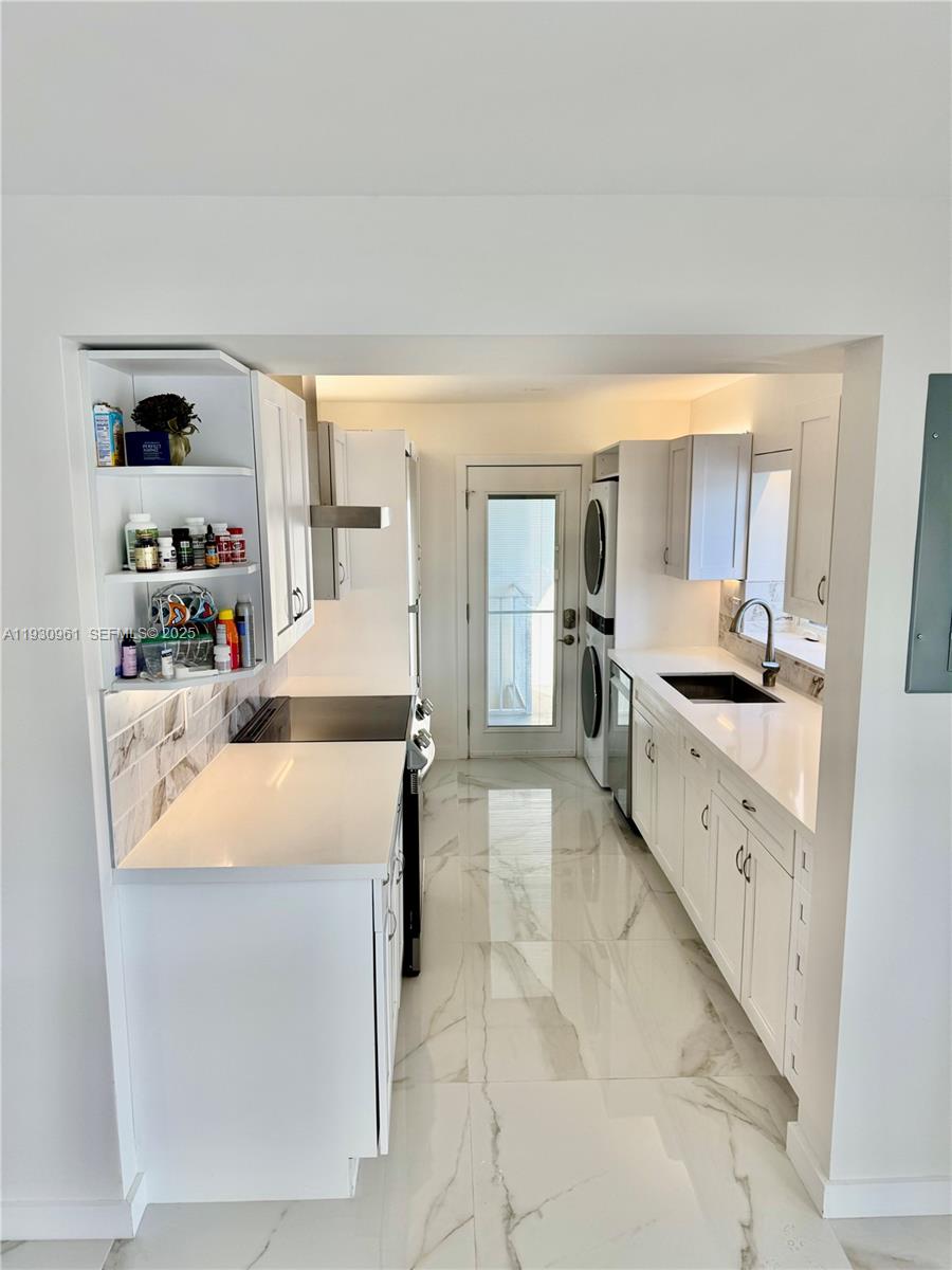 3922 NE 166th St S316