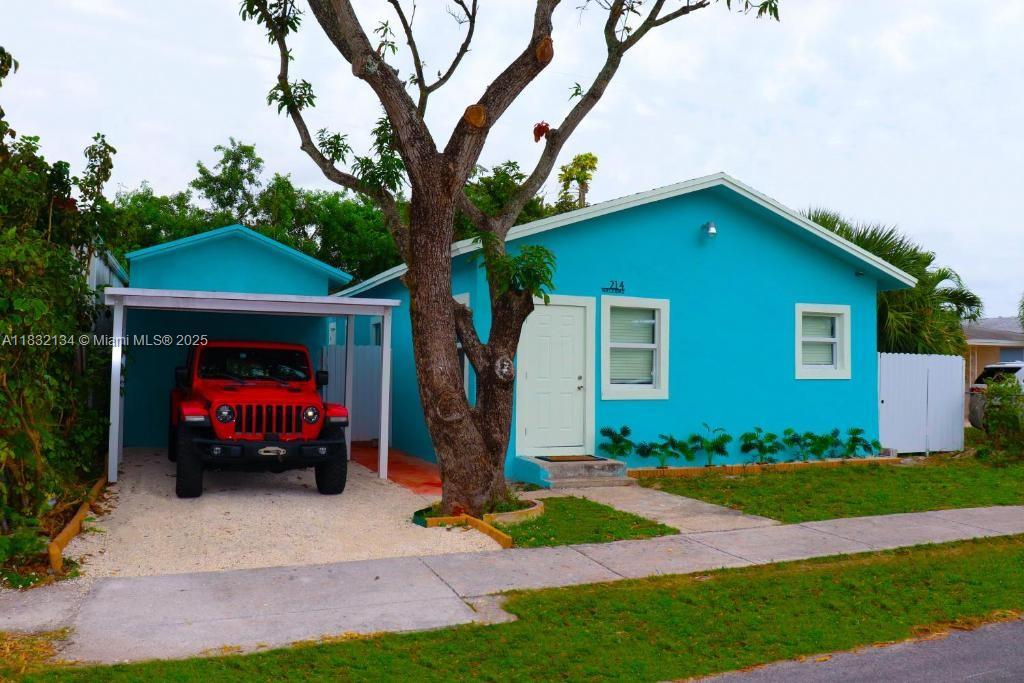 Investor’s Dream in Dania Beach!
Welcome to 214 SW 2nd Terrace — a fully remodeled, income-producing property just minutes from the beach and Dania Pointe! This turnkey home offers 1,076 sqft total: a 2 bed/2 bath main house (816 sqft) and a detached building legally converted into a gym with full bathroom (260 sqft). Currently rented month-to-month at $4,000/month, generating $48,000/year. Features include impact windows, modern finishes, updated appliances, and full furnishings—Airbnb ready! Ideal for investors or house hackers. Zoned for short-term rentals. Priced below market at $515,000. Don’t miss out!