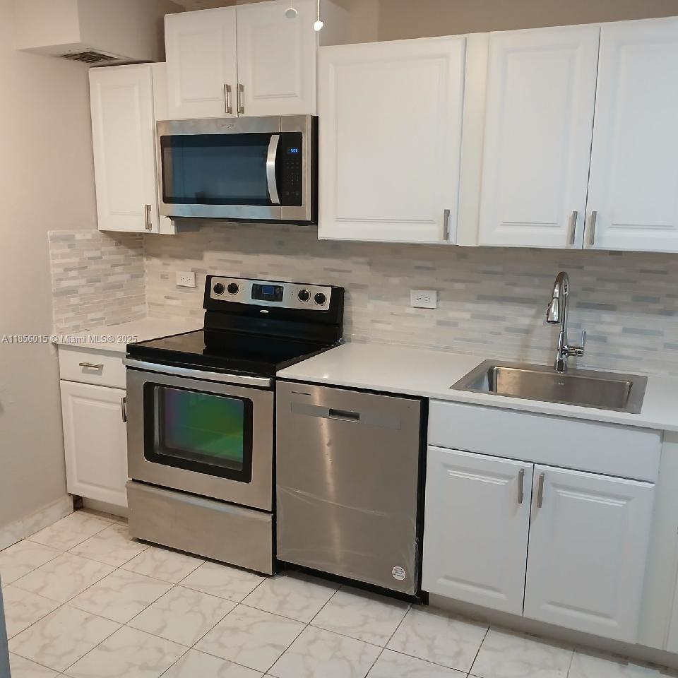 WATERVIEW CONDO - Residential Lease