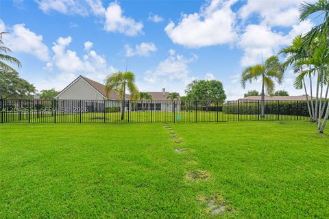 Tiny photo for 5703 Lago Del Sol Dr, Lake Worth, FL 33449 (MLS # A12042514)
