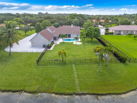 Tiny photo for 5703 Lago Del Sol Dr, Lake Worth, FL 33449 (MLS # A12042514)