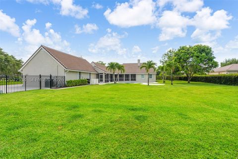 Tiny photo for 5703 Lago Del Sol Dr, Lake Worth, FL 33449 (MLS # A12042514)