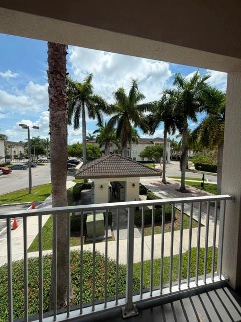 ST MORITZ AT DORAL CONDO - Residential