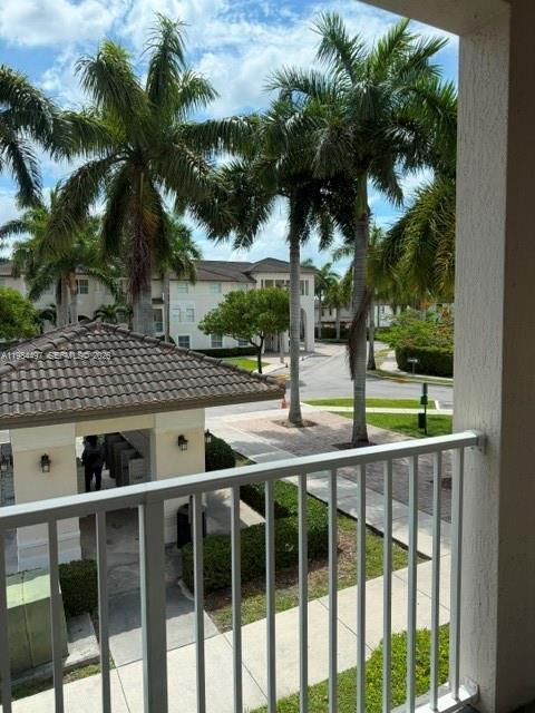ST MORITZ AT DORAL CONDO - Residential