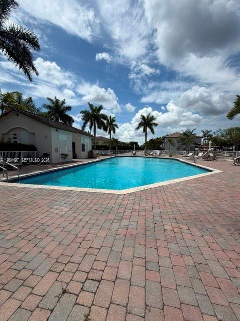 ST MORITZ AT DORAL CONDO - Residential