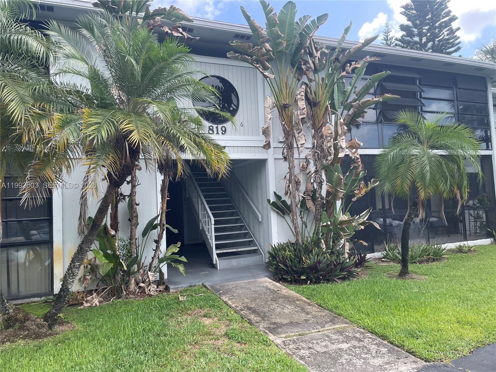 819 NE 199th St 6-205