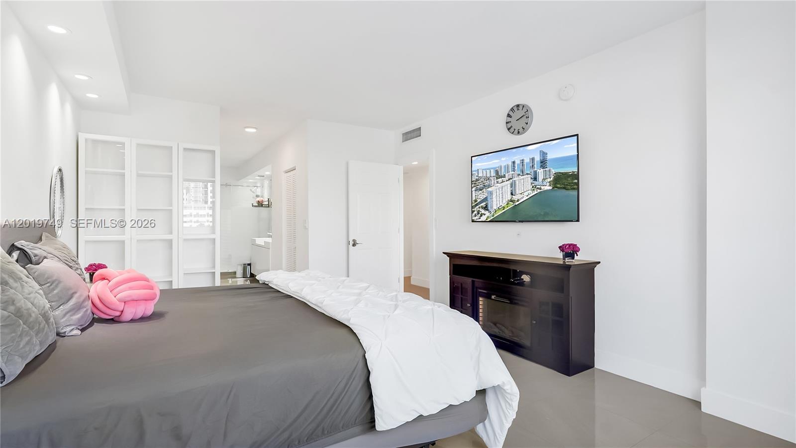 ARLEN HOUSE CONDO - Residential