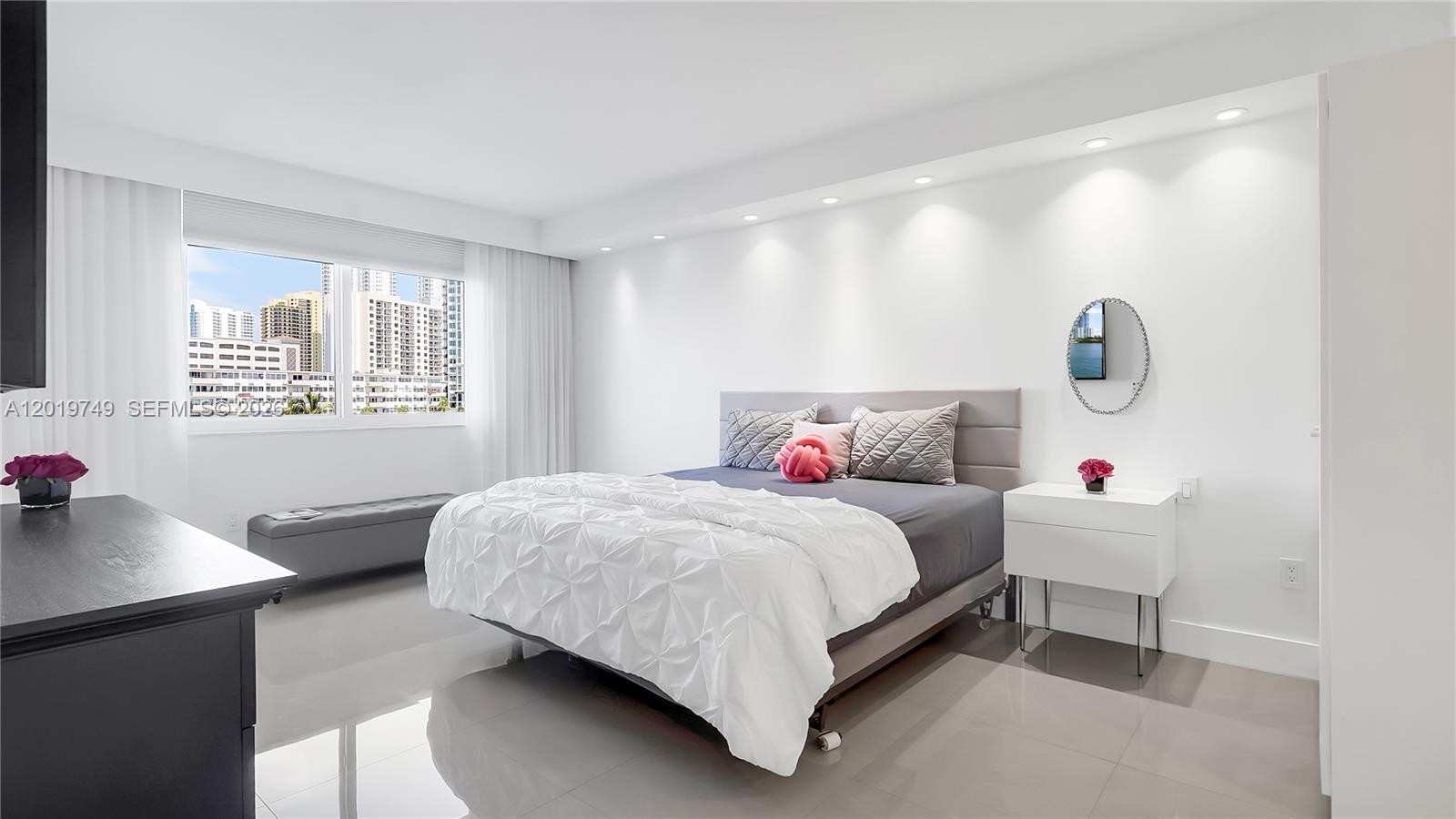 ARLEN HOUSE CONDO - Residential