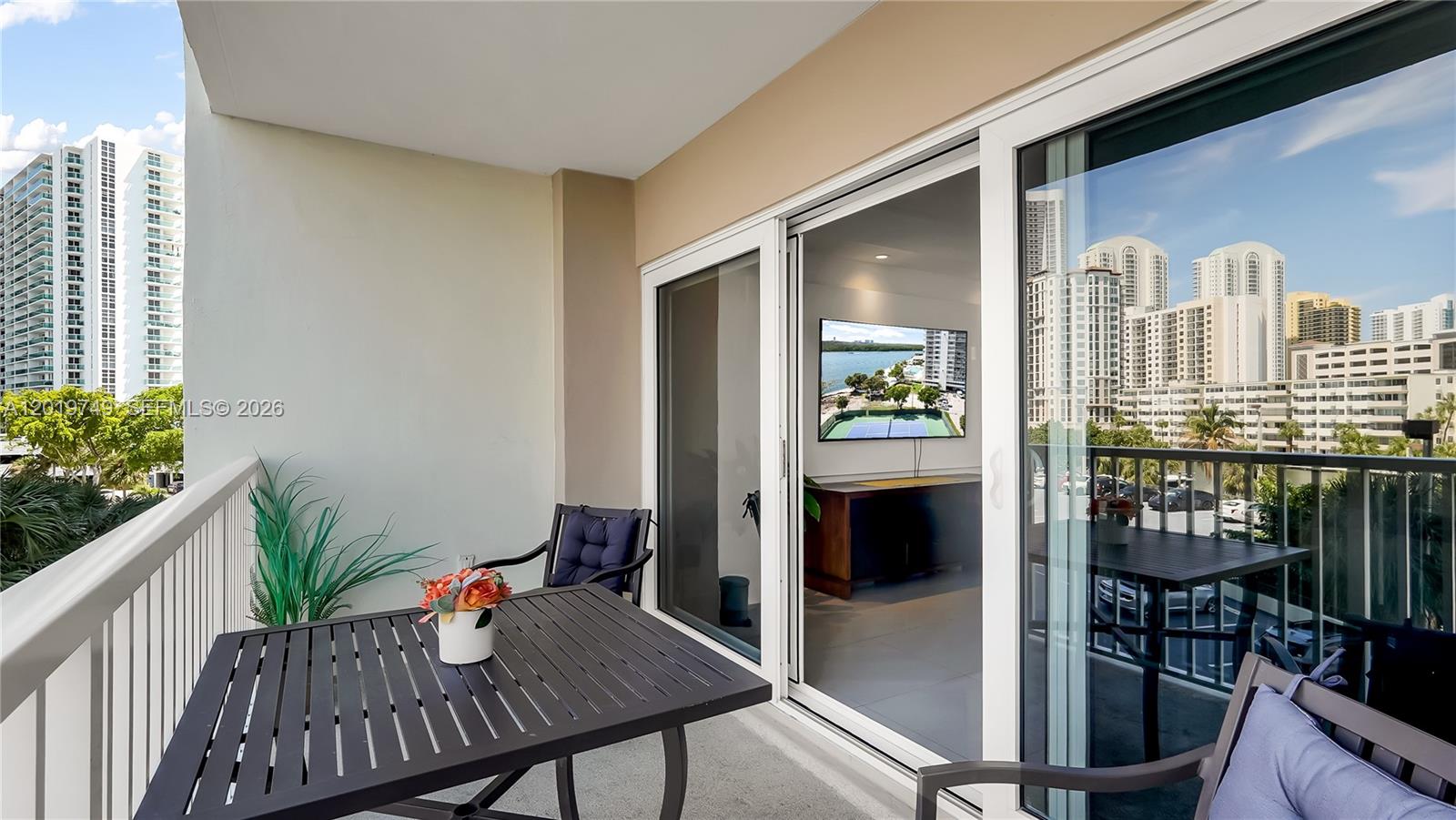 ARLEN HOUSE CONDO - Residential