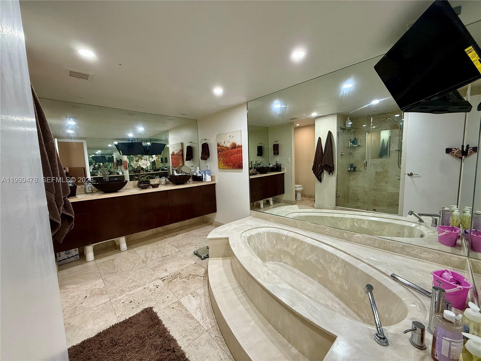 TOWERS OF KEY BISCAYNE CO - Residential Lease