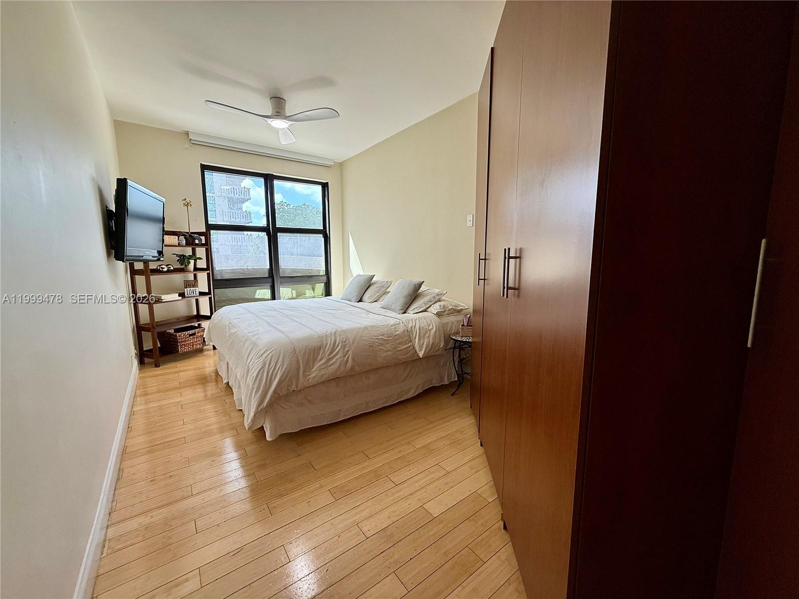 TOWERS OF KEY BISCAYNE CO - Residential Lease