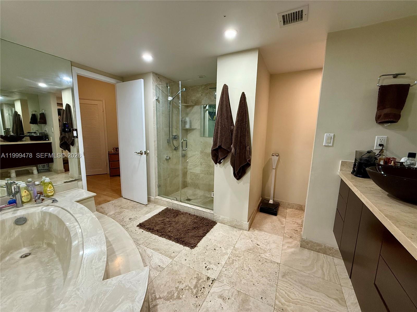 TOWERS OF KEY BISCAYNE CO - Residential Lease