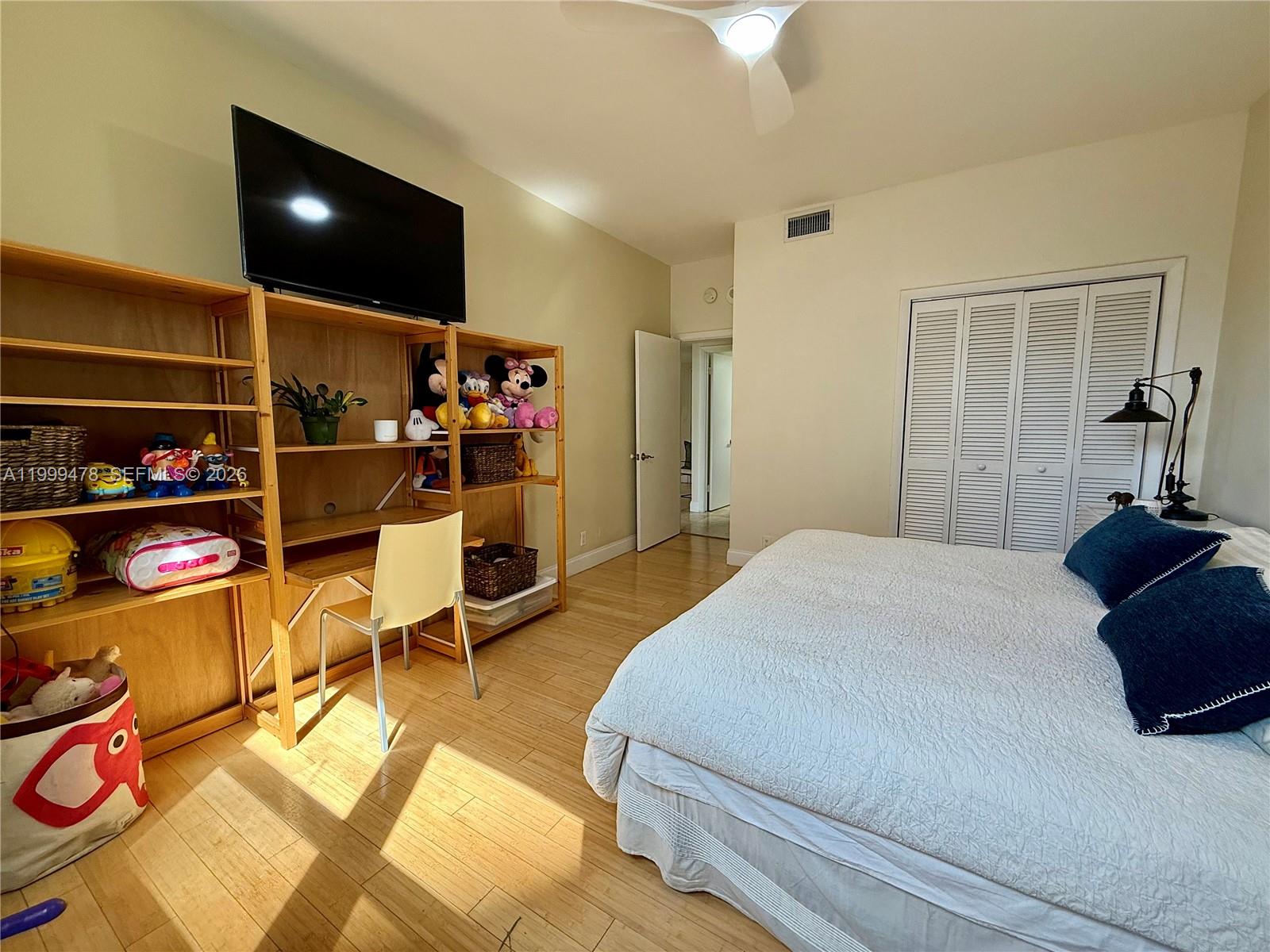 TOWERS OF KEY BISCAYNE CO - Residential Lease