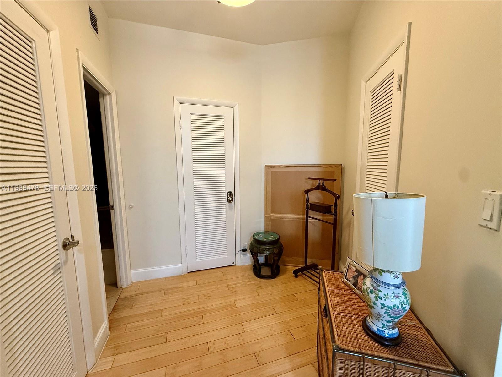 TOWERS OF KEY BISCAYNE CO - Residential Lease