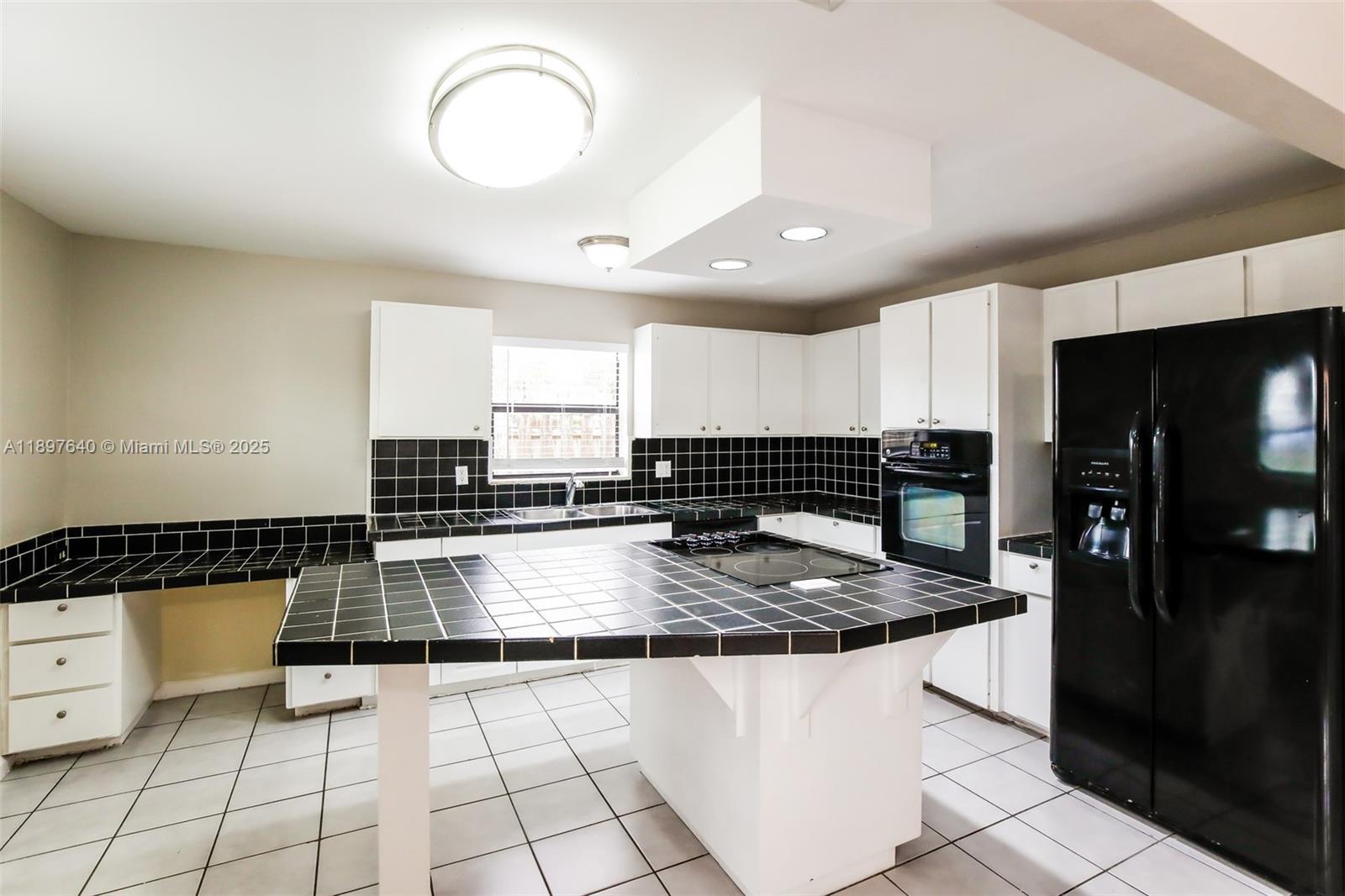 LA MANCHA 2 - Residential Lease