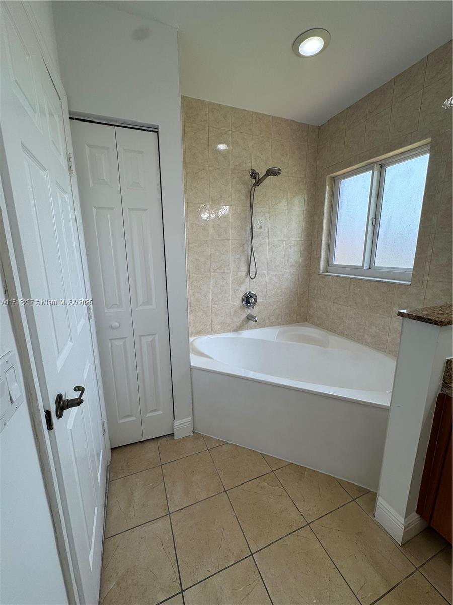 THE VILLAGE AT WEST MIAMI - Residential Lease