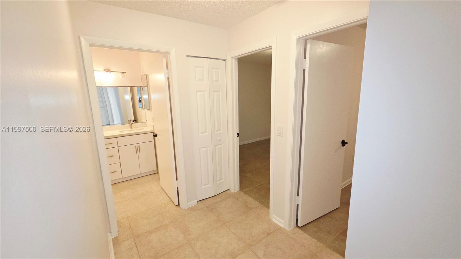 SAWGRASS ESTATES - Residential Lease