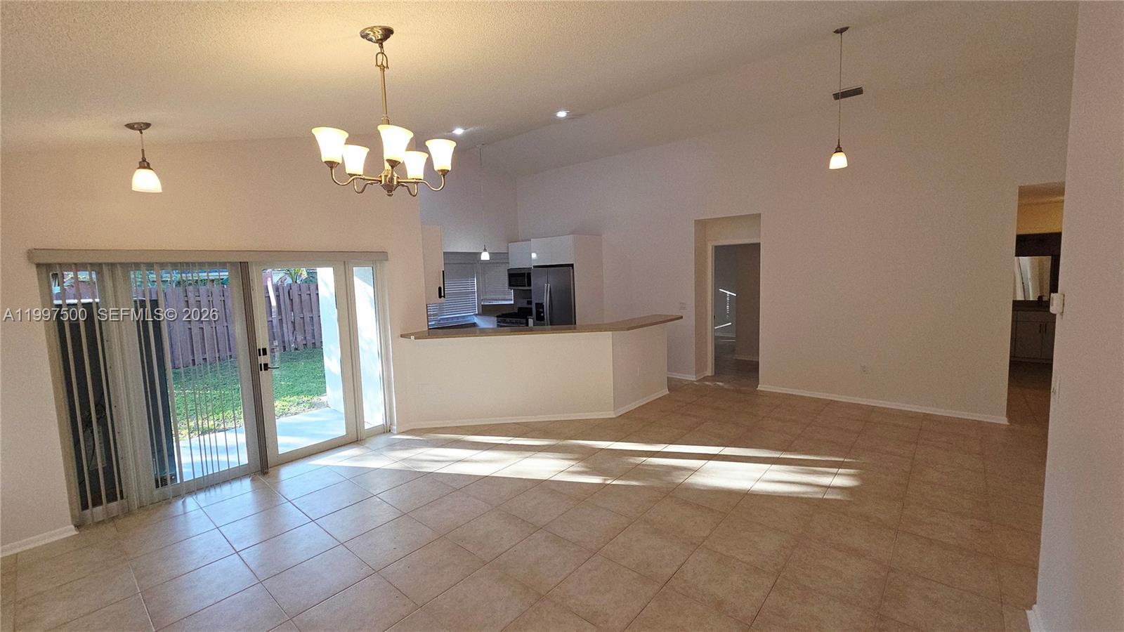 SAWGRASS ESTATES - Residential Lease