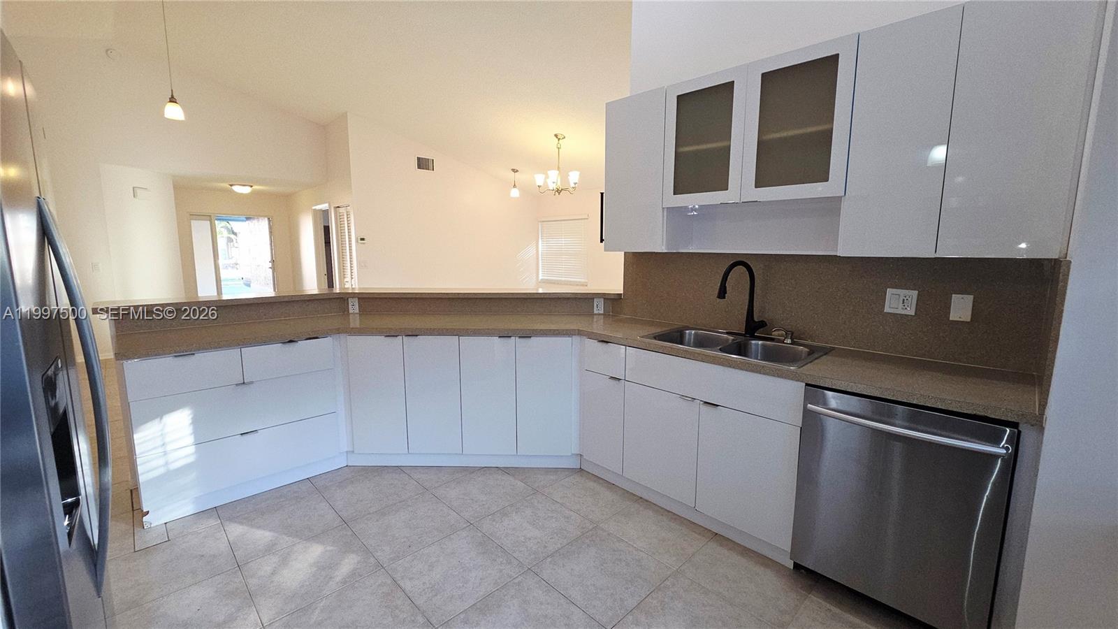 SAWGRASS ESTATES - Residential Lease