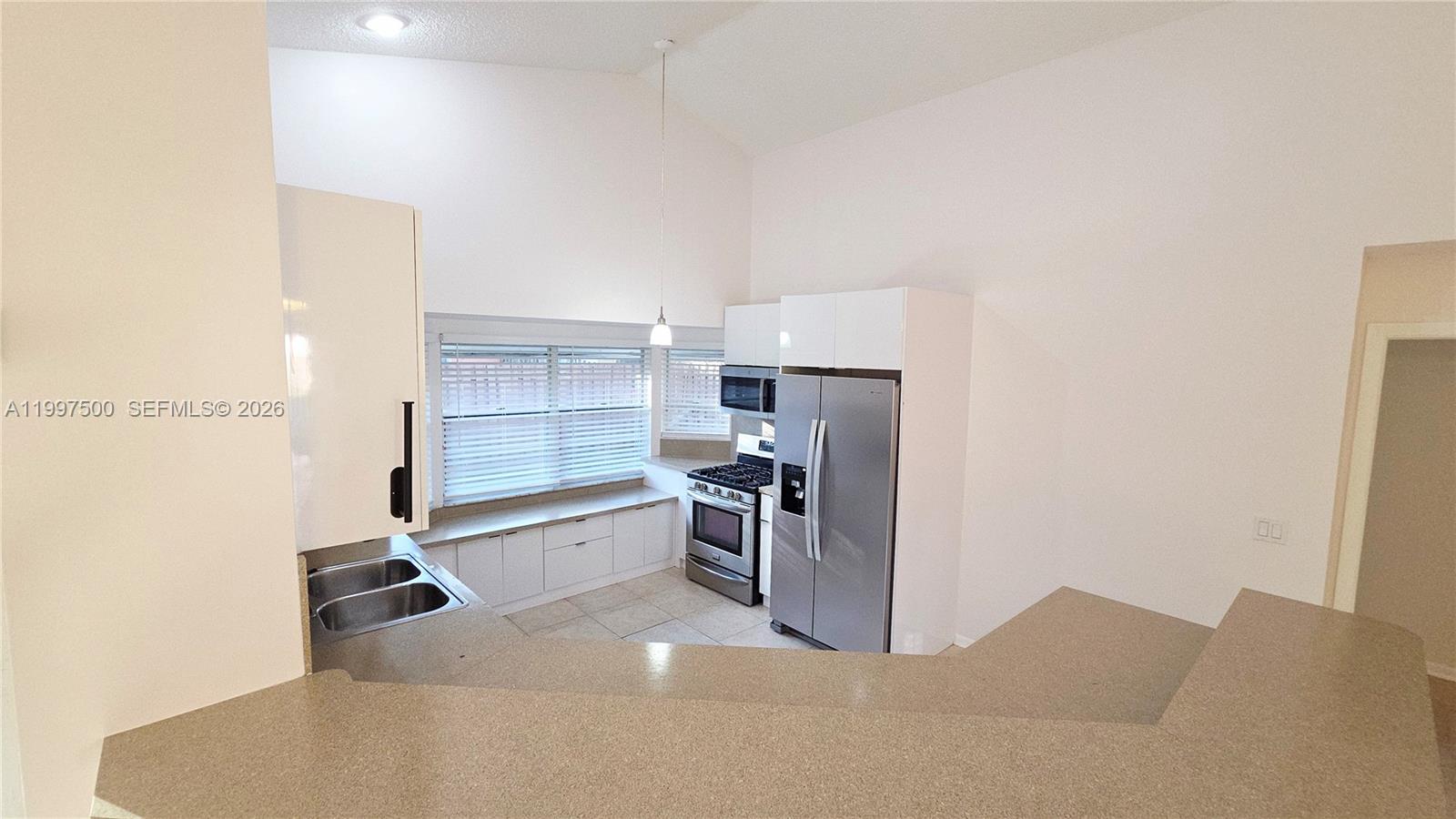 SAWGRASS ESTATES - Residential Lease