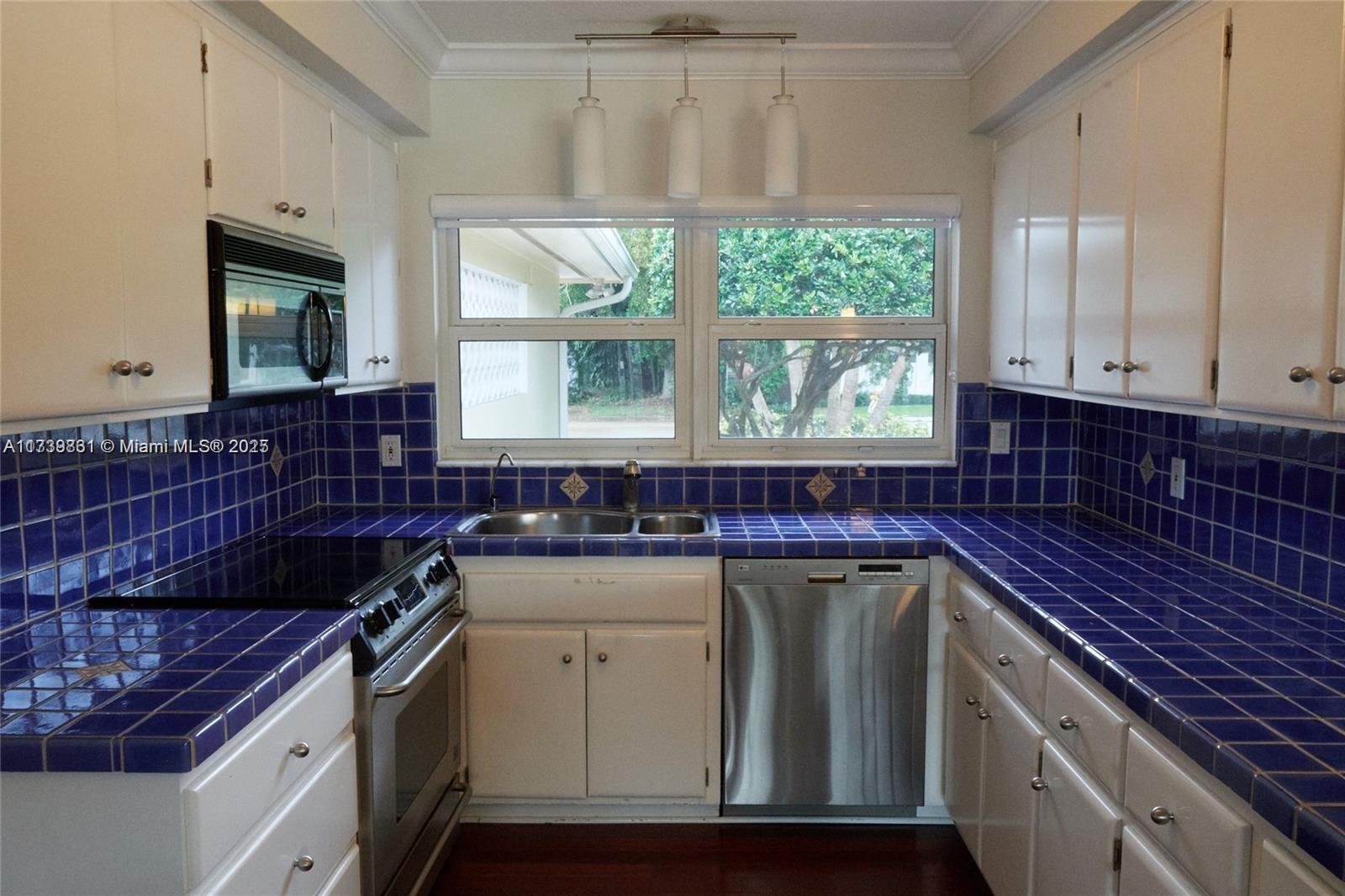 BEACH WAY HEIGHTS UNIT - Residential Lease