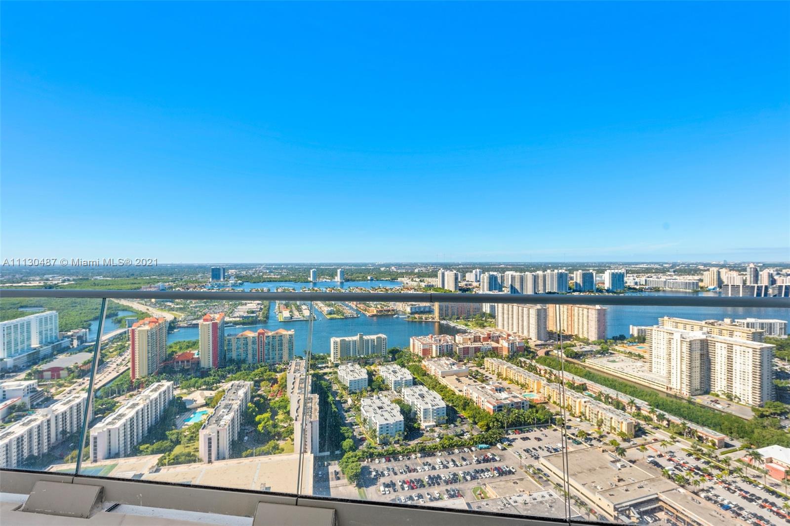 JADE SIGNATURE CONDO - Residential