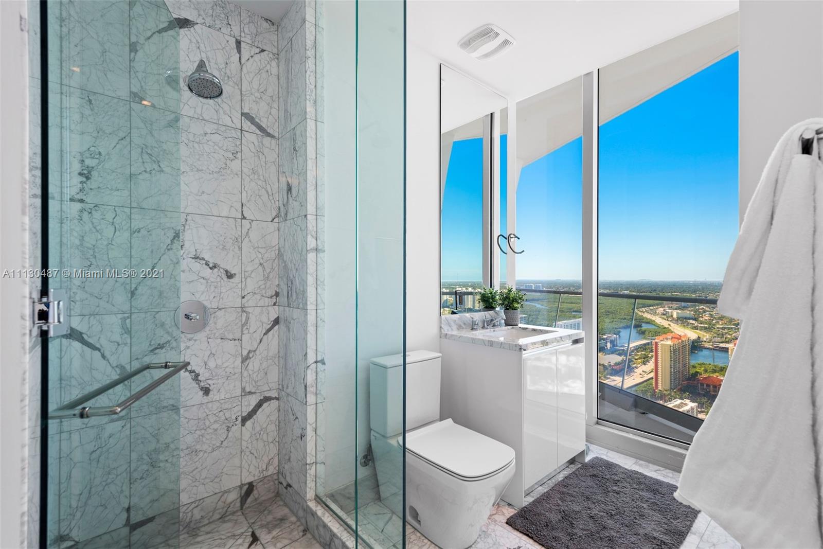 JADE SIGNATURE CONDO - Residential