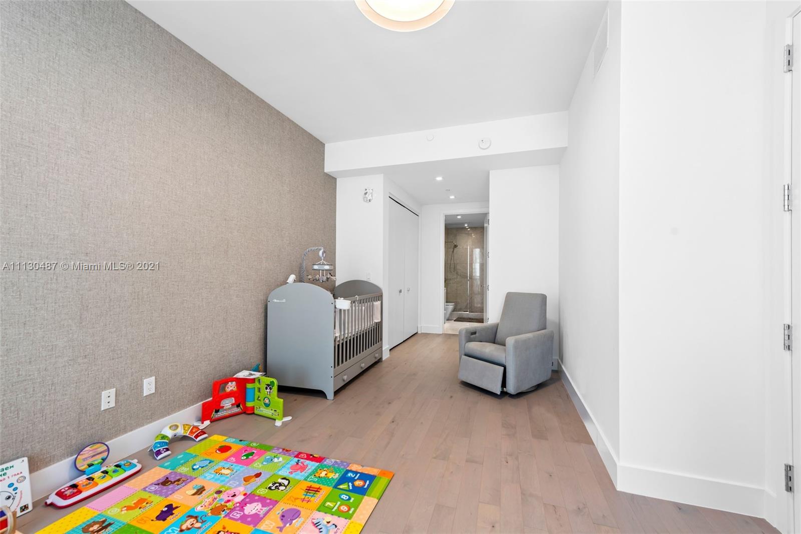 JADE SIGNATURE CONDO - Residential