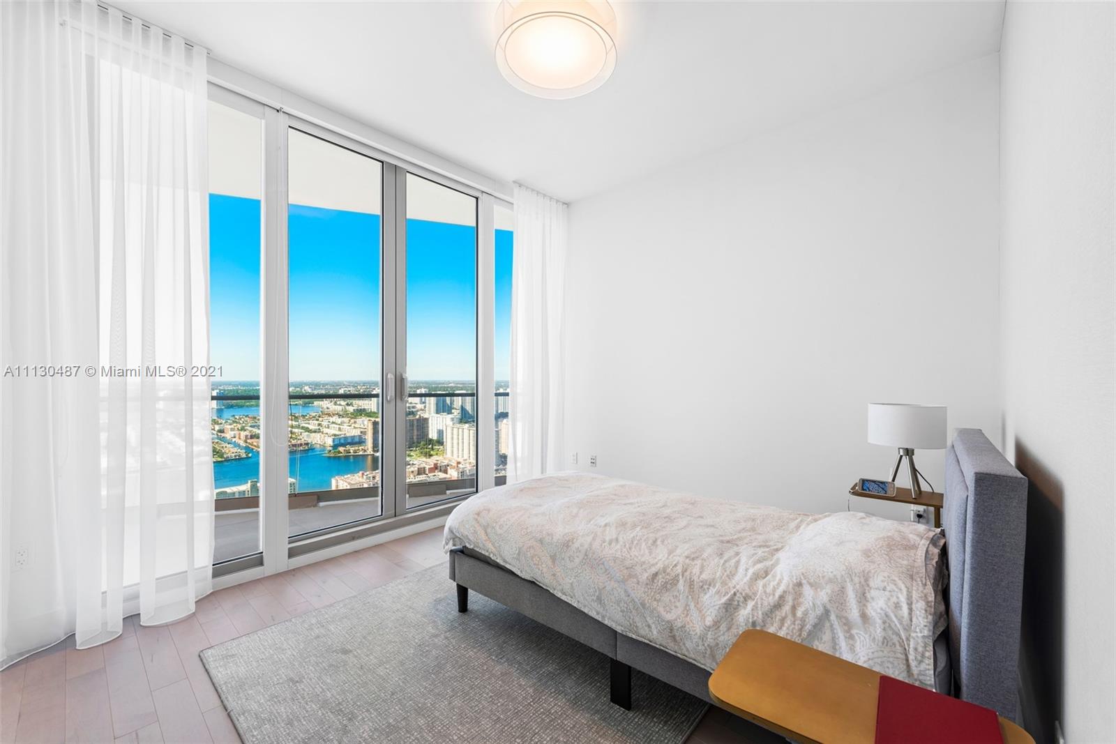 JADE SIGNATURE CONDO - Residential