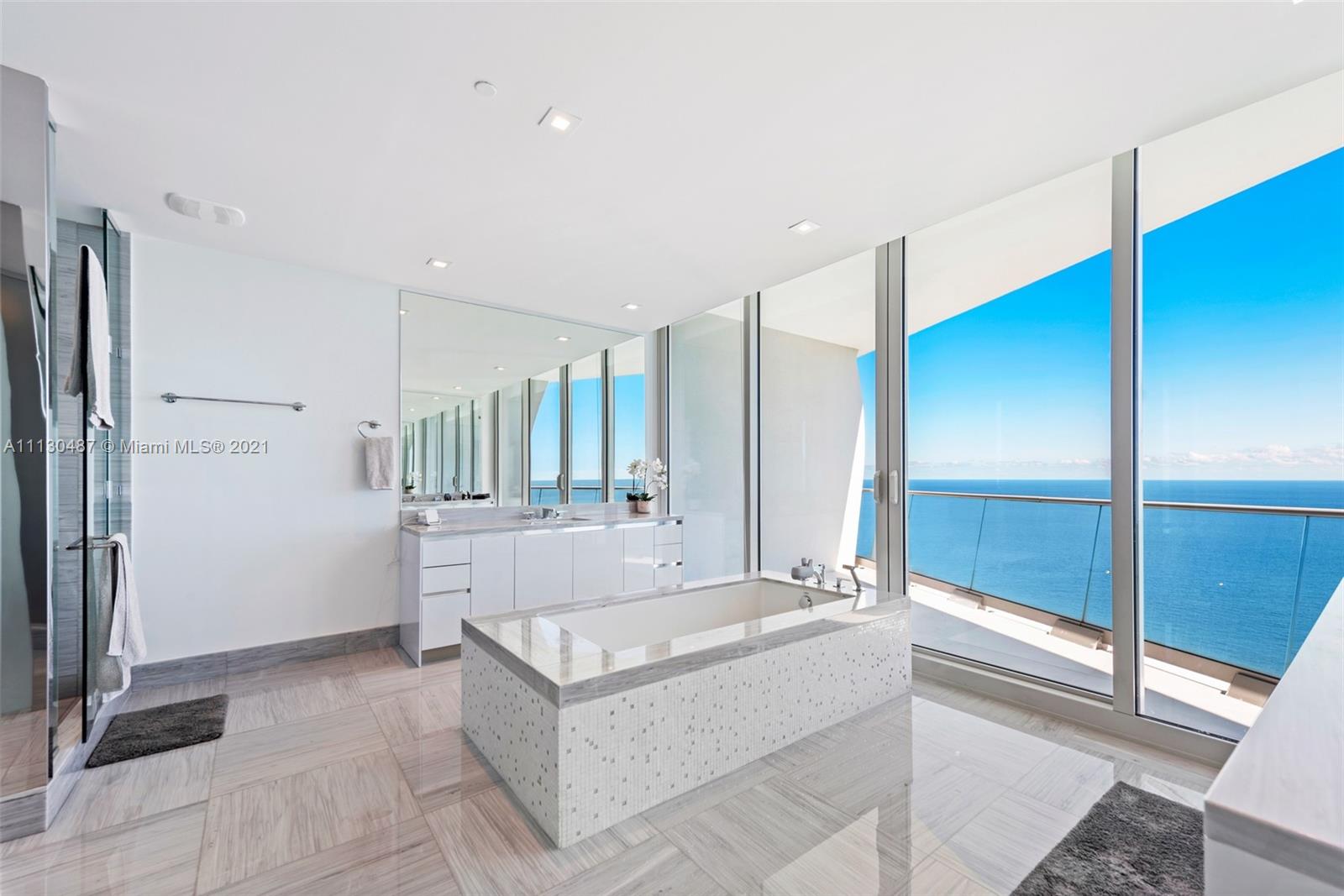 JADE SIGNATURE CONDO - Residential