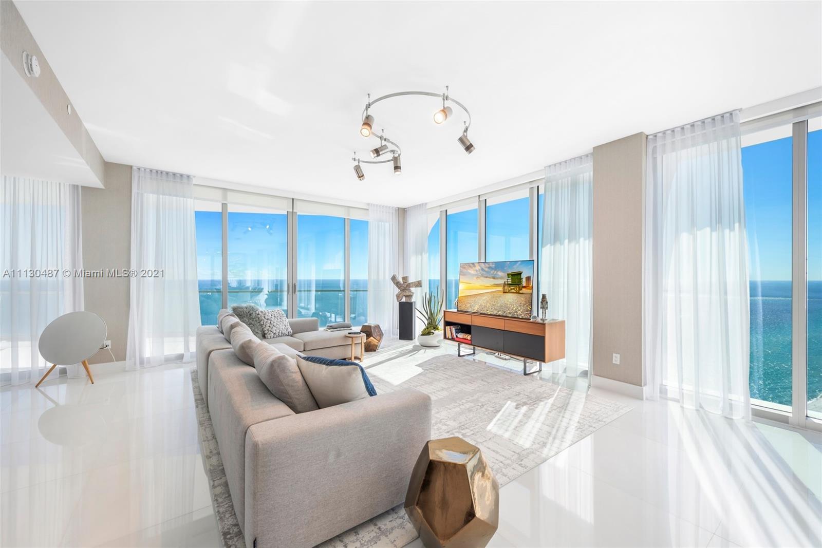 JADE SIGNATURE CONDO - Residential