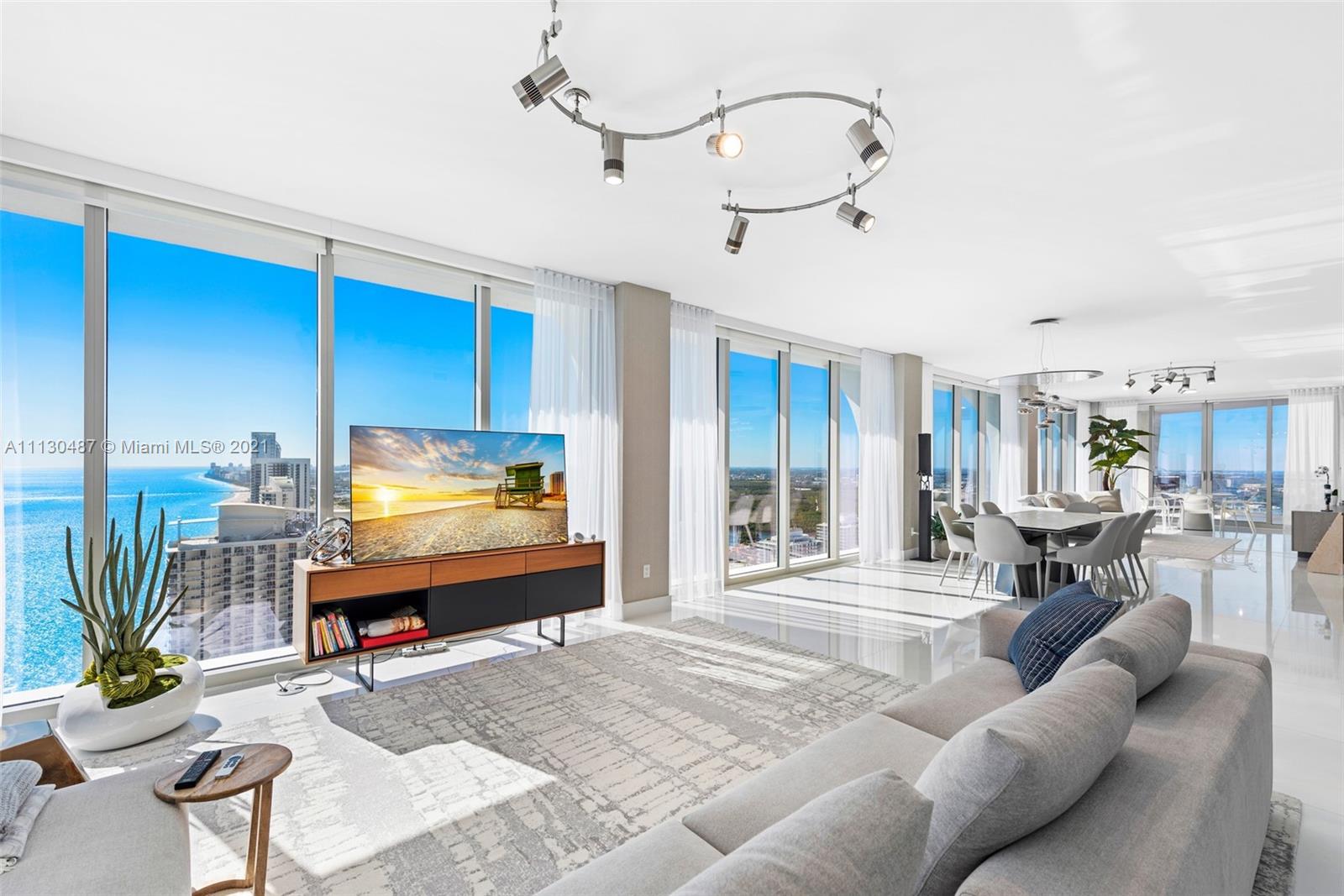 JADE SIGNATURE CONDO - Residential