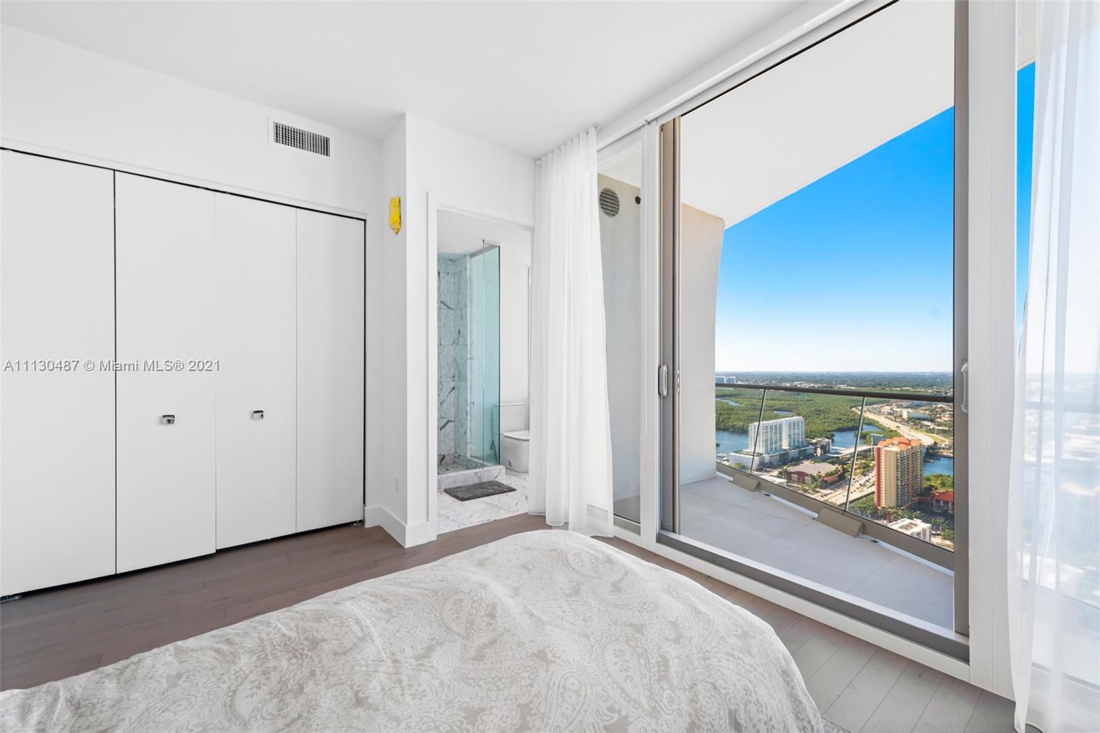 JADE SIGNATURE CONDO - Residential