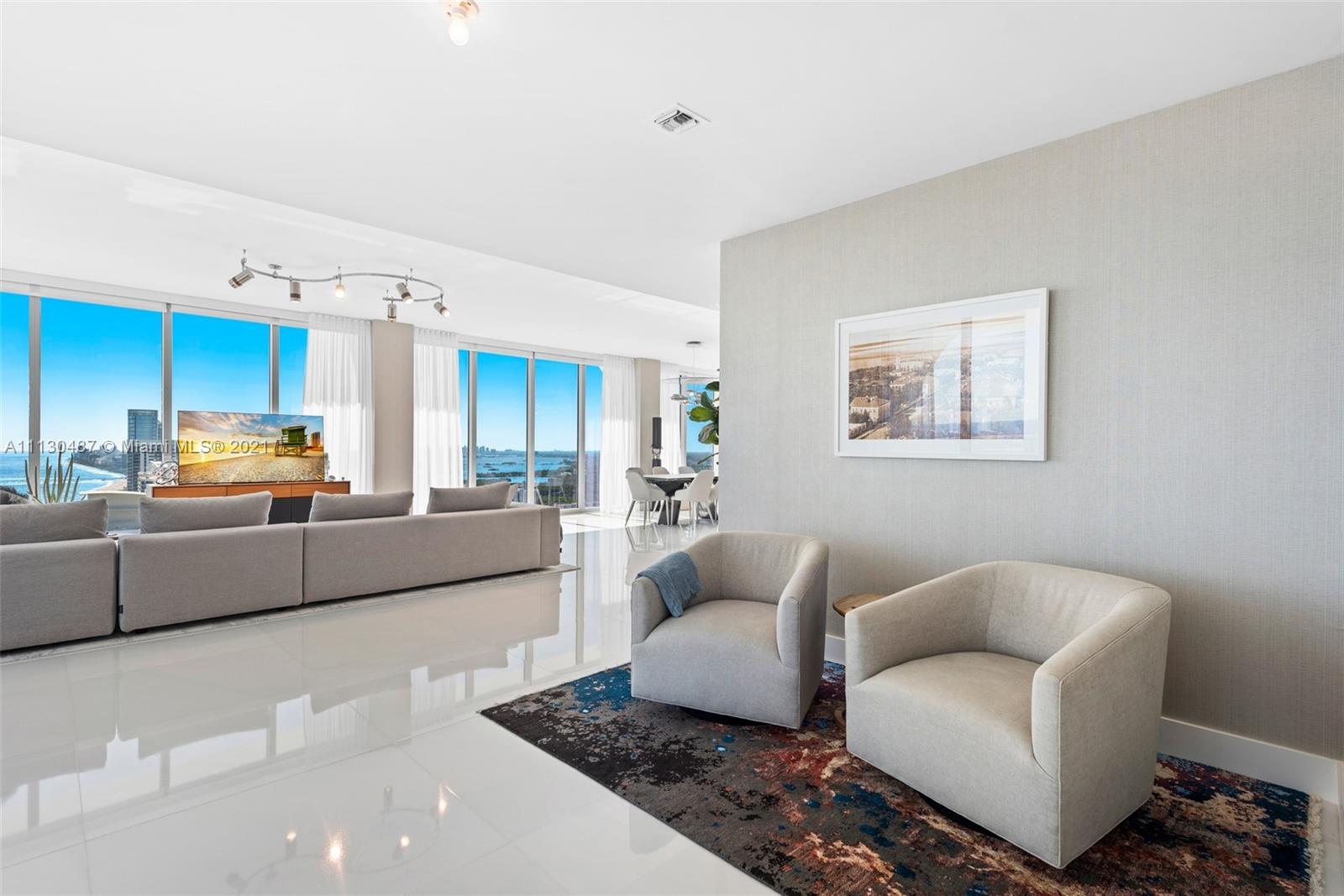 JADE SIGNATURE CONDO - Residential