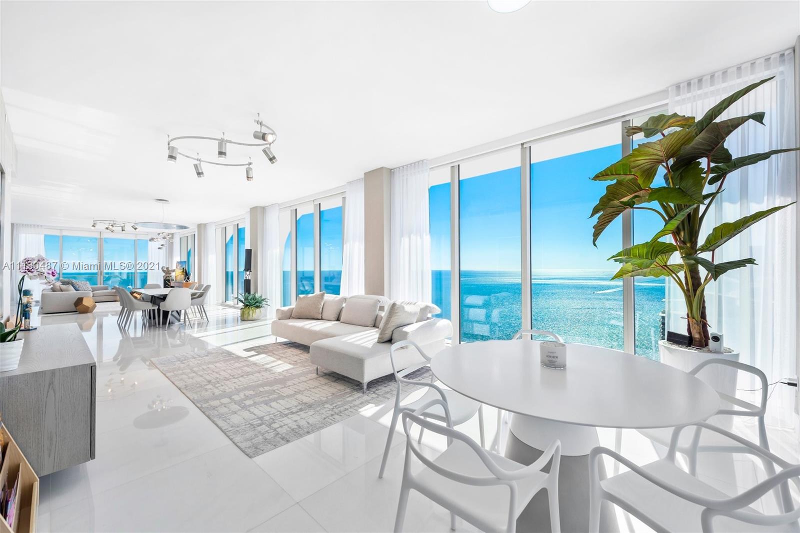 JADE SIGNATURE CONDO - Residential