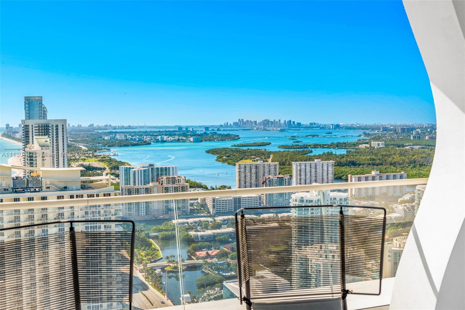 JADE SIGNATURE CONDO - Residential