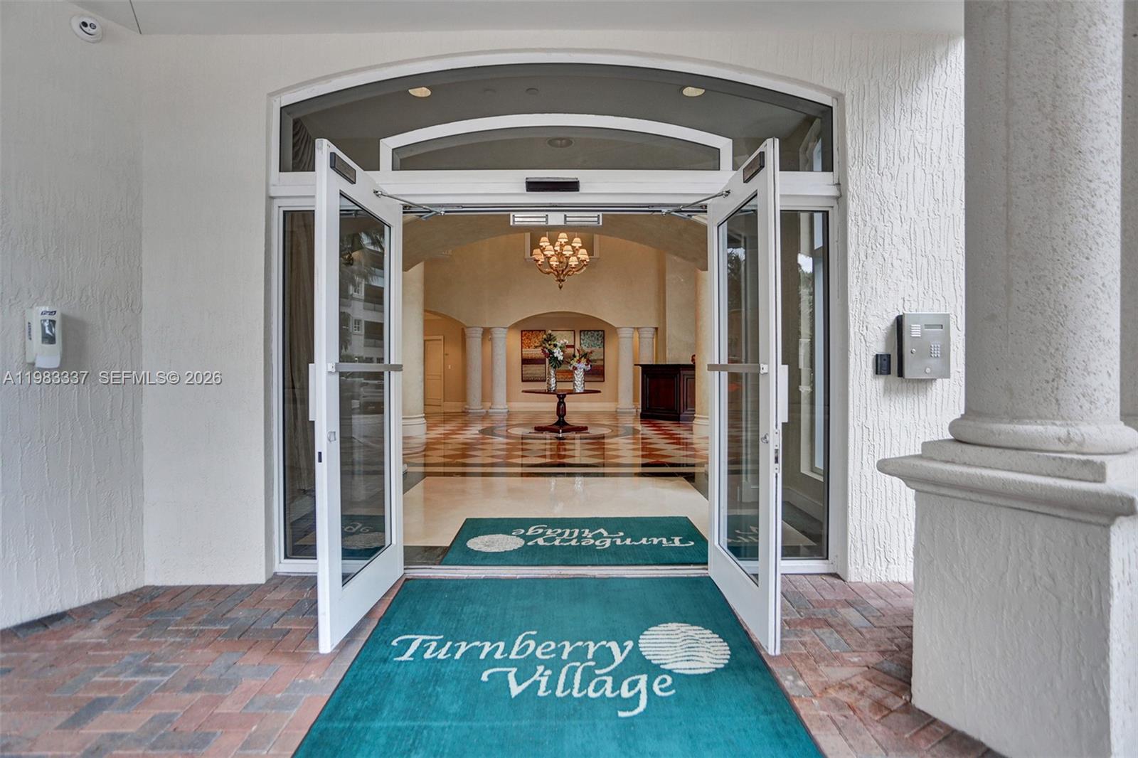 TURNBERRY VLG NO TOWER CO - Residential Lease