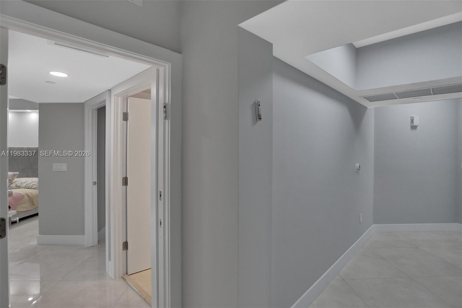 TURNBERRY VLG NO TOWER CO - Residential Lease