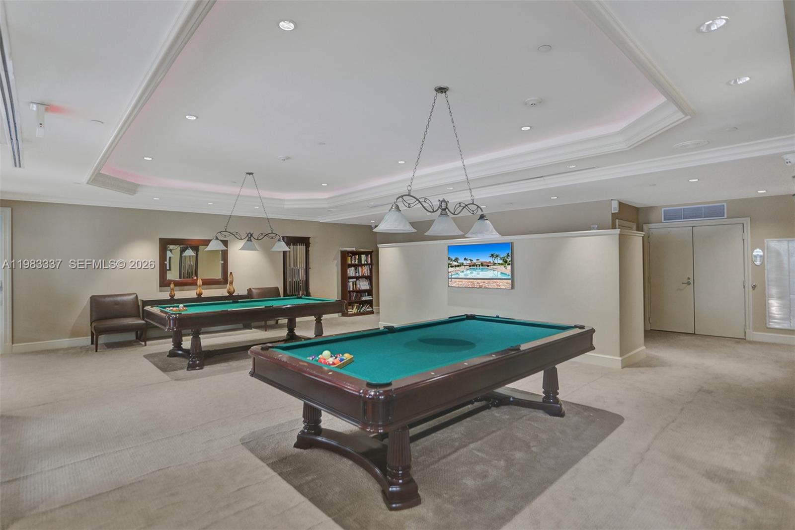 TURNBERRY VLG NO TOWER CO - Residential Lease