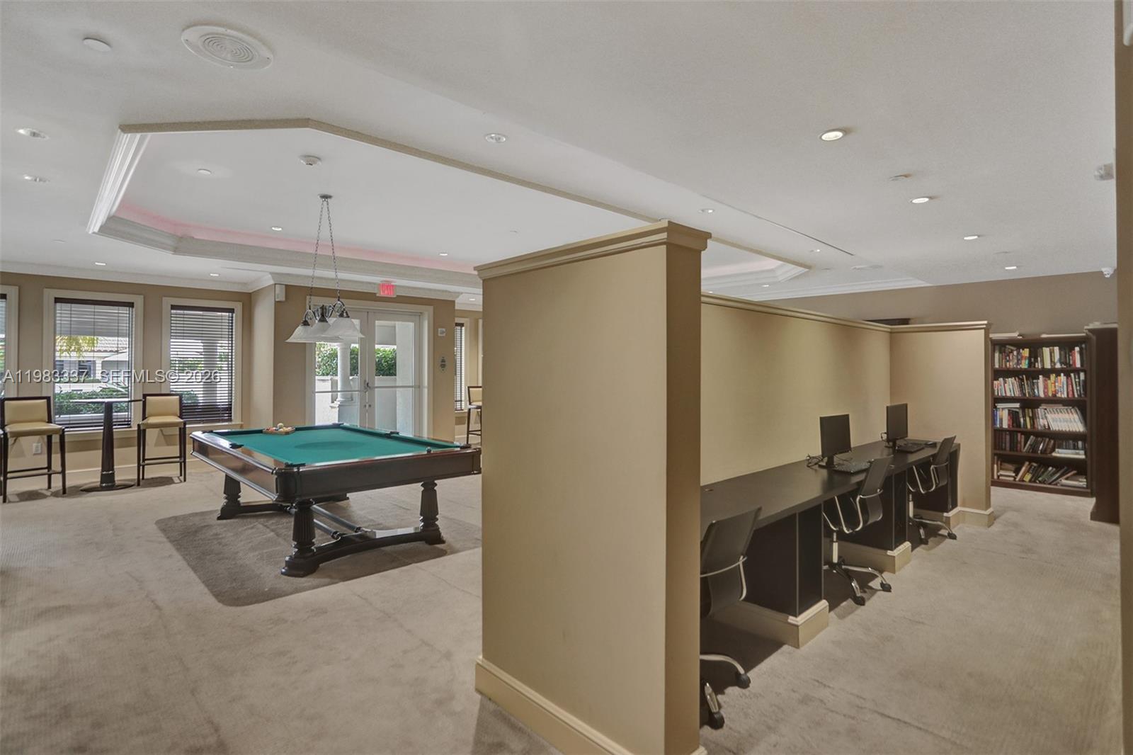 TURNBERRY VLG NO TOWER CO - Residential Lease