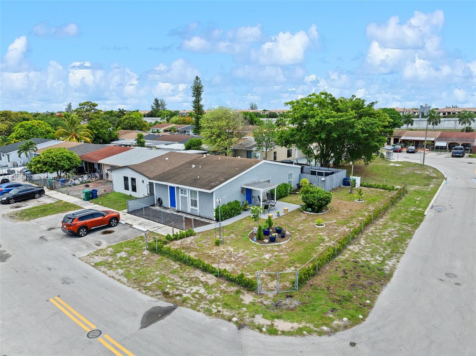 Property for Sale at 21359 Nw 39th Ave, Miami Gardens, Broward County, Florida - Bedrooms: 4 
Bathrooms: 2  - $424,999