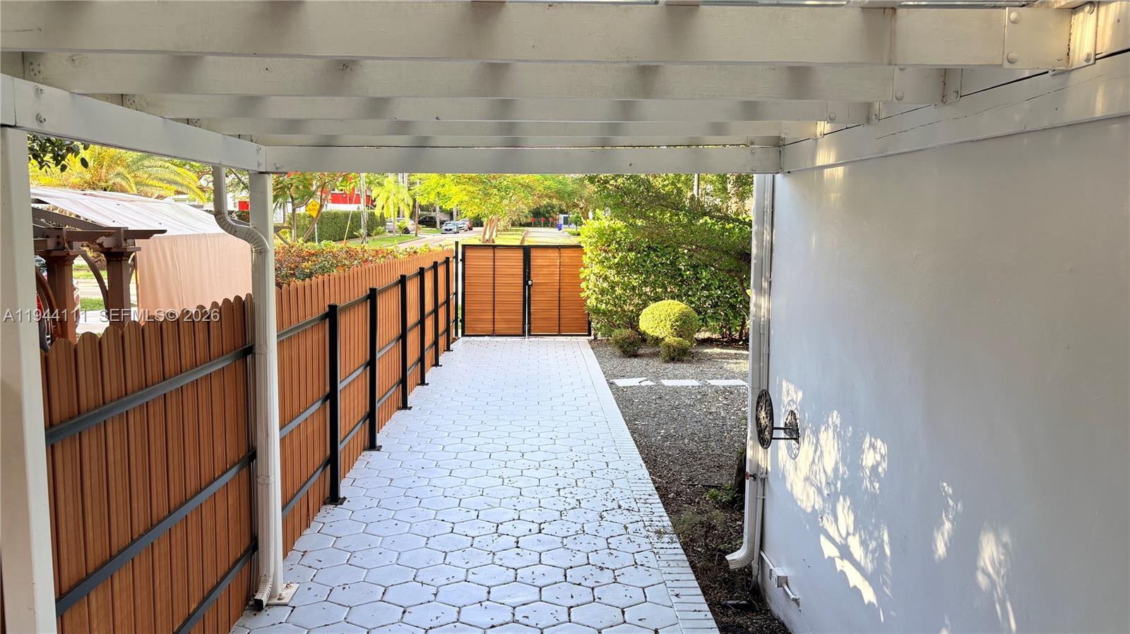 BRICKELLS FLAGLER - Residential Lease