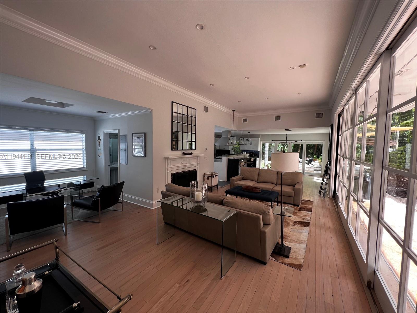 BRICKELLS FLAGLER - Residential Lease