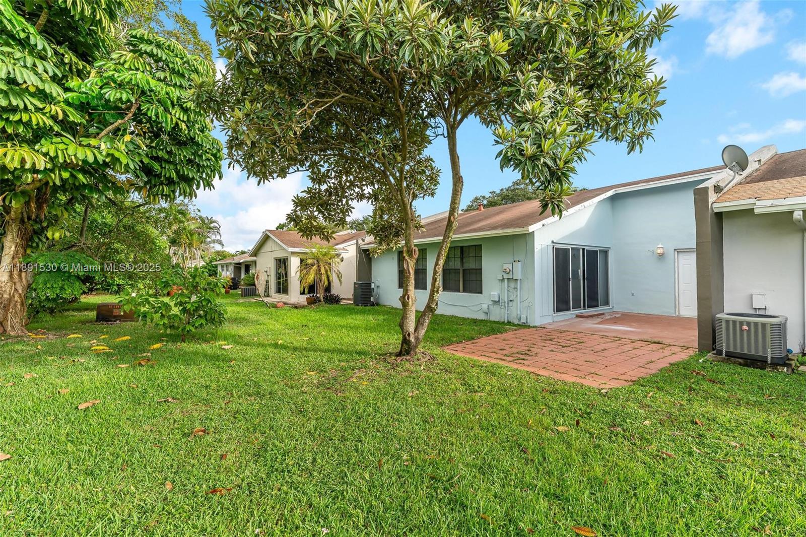 LAKEWOOD ON THE GREEN SEC - Residential Lease