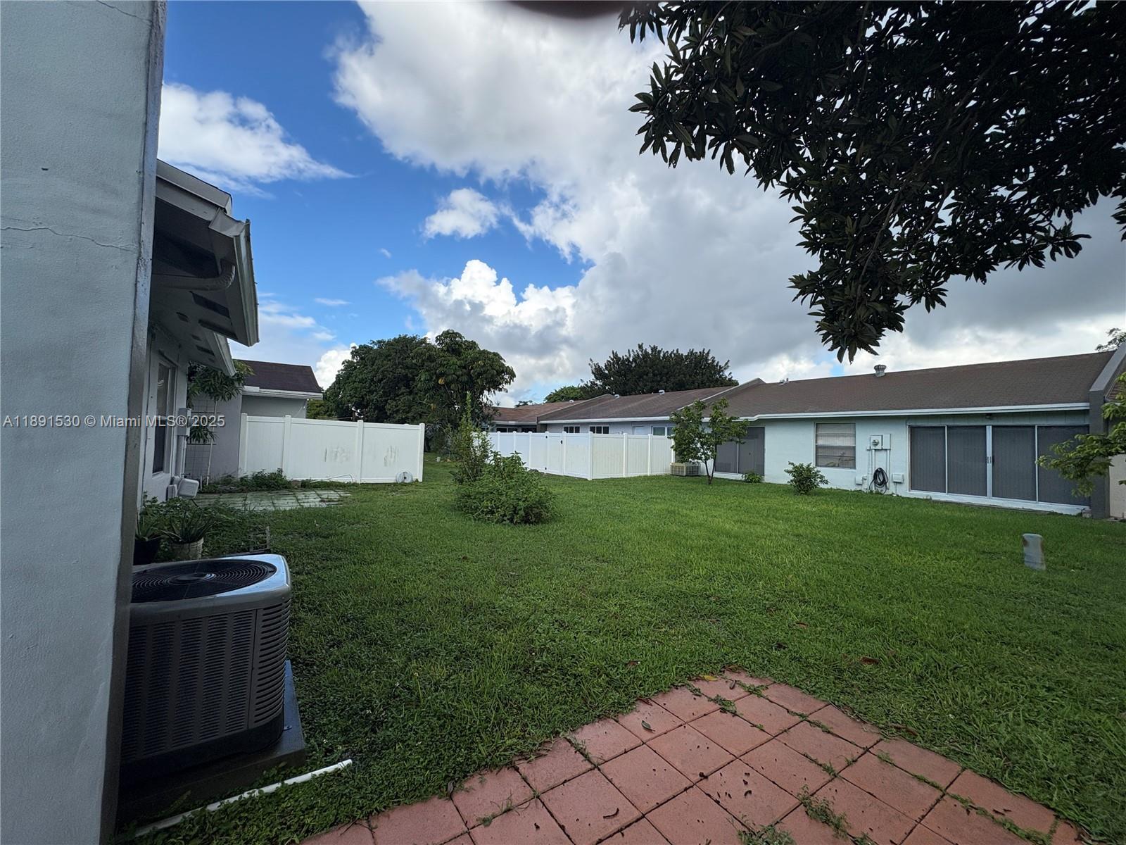 LAKEWOOD ON THE GREEN SEC - Residential Lease