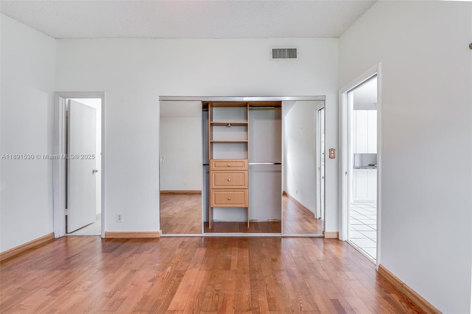 LAKEWOOD ON THE GREEN SEC - Residential Lease