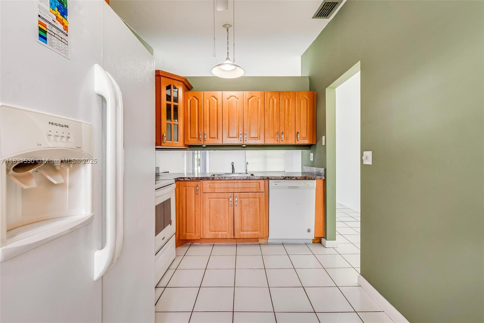 LAKEWOOD ON THE GREEN SEC - Residential Lease