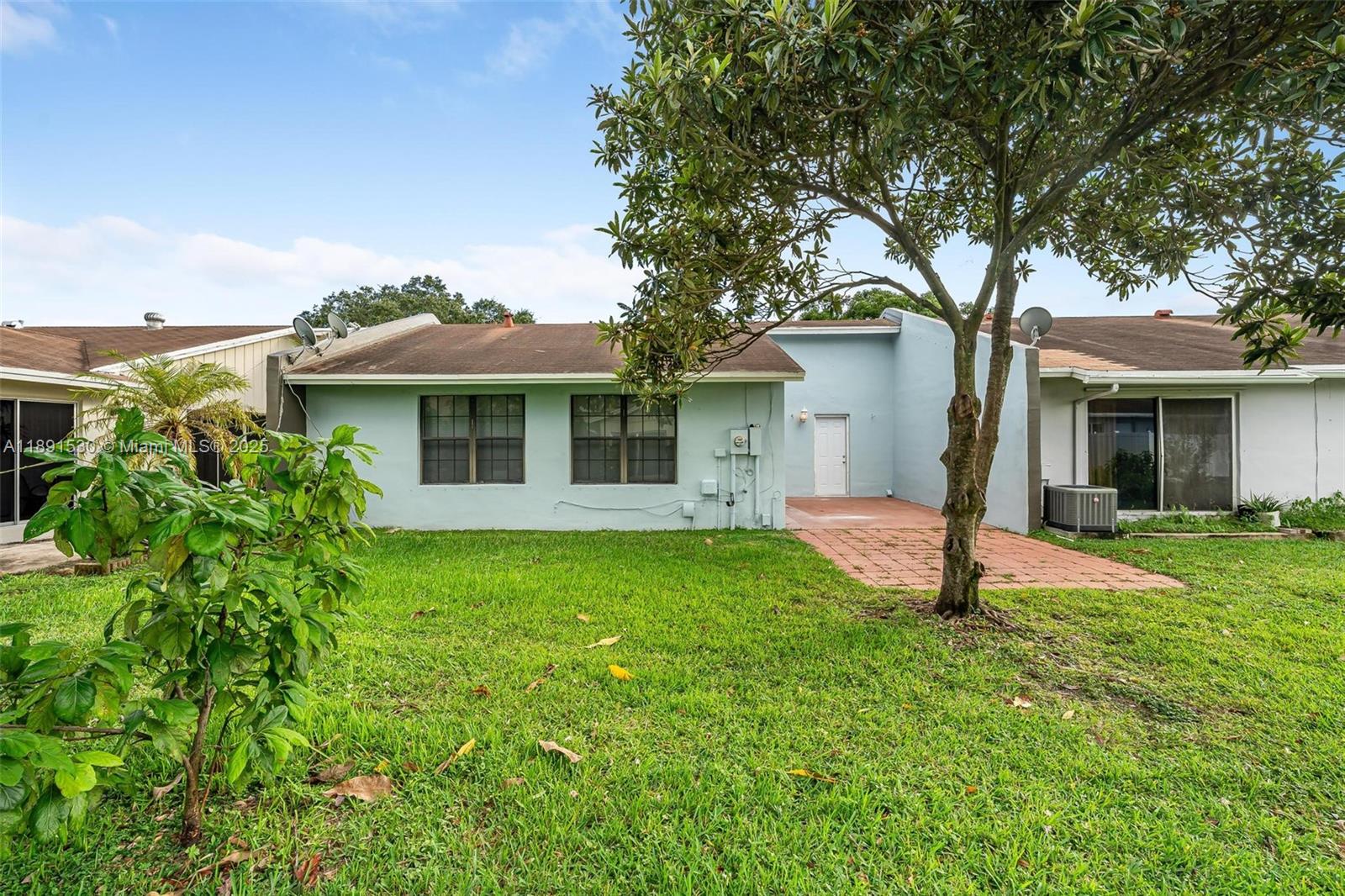 LAKEWOOD ON THE GREEN SEC - Residential Lease