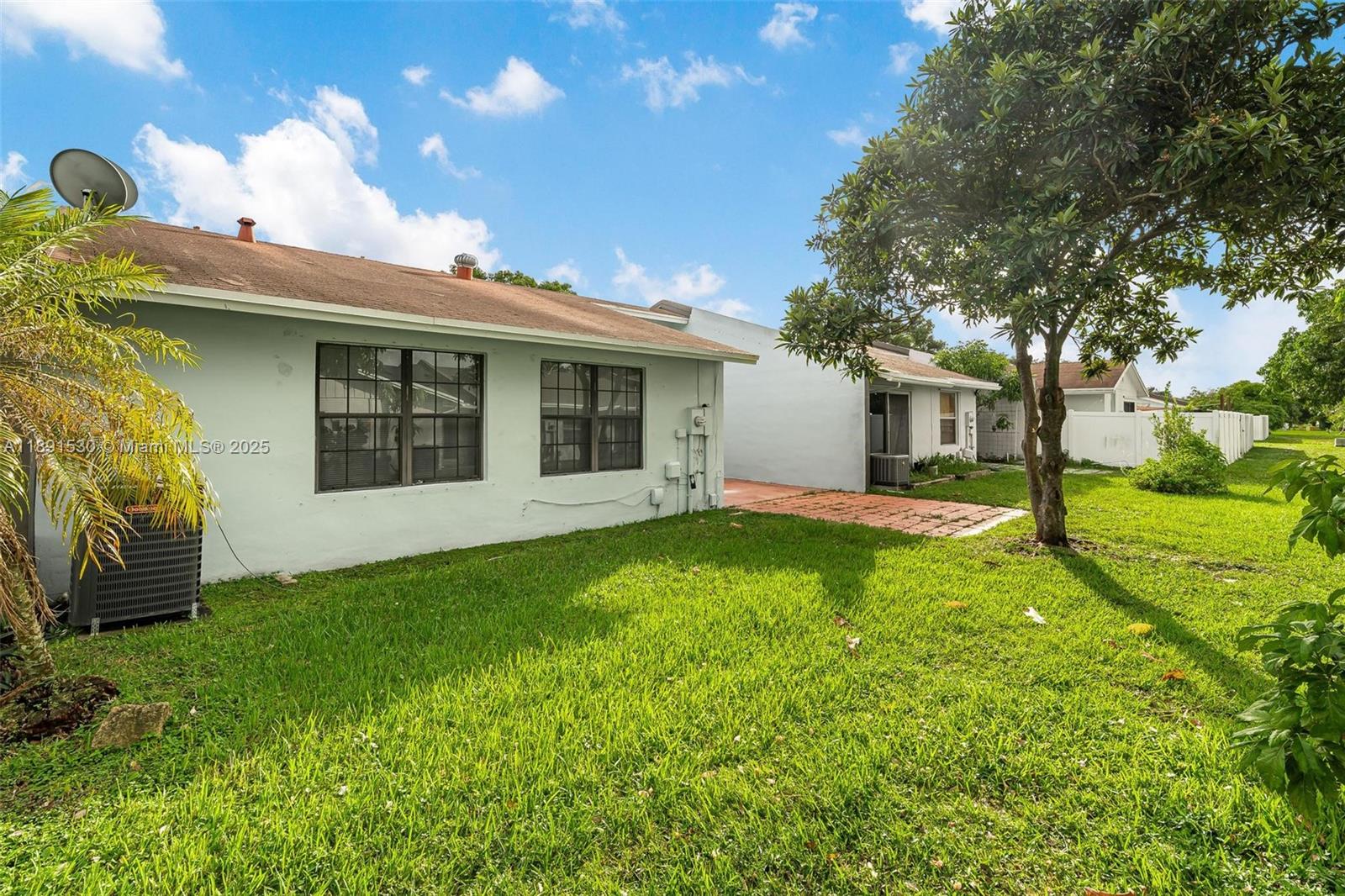 LAKEWOOD ON THE GREEN SEC - Residential Lease